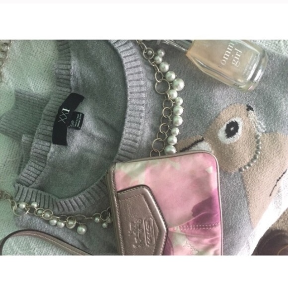 🔵TRADED🔵Bunny Rabbit Sweater - Picture 3 of 3