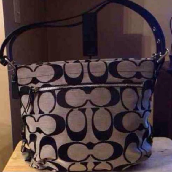 Hobo Coach Purse !! Never been used