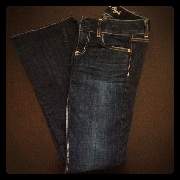 American Eagle Regular Stretch Jeans.