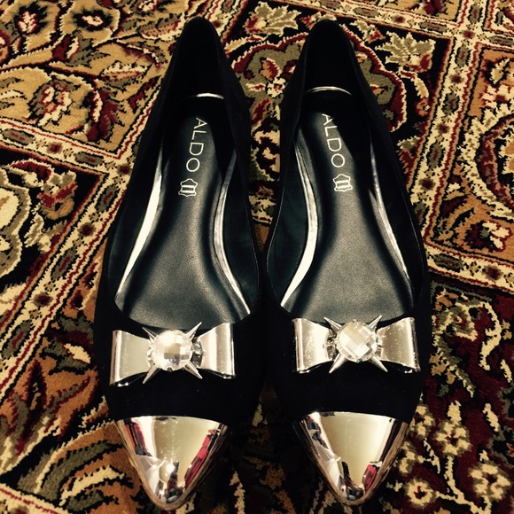 Aldo black suede flats