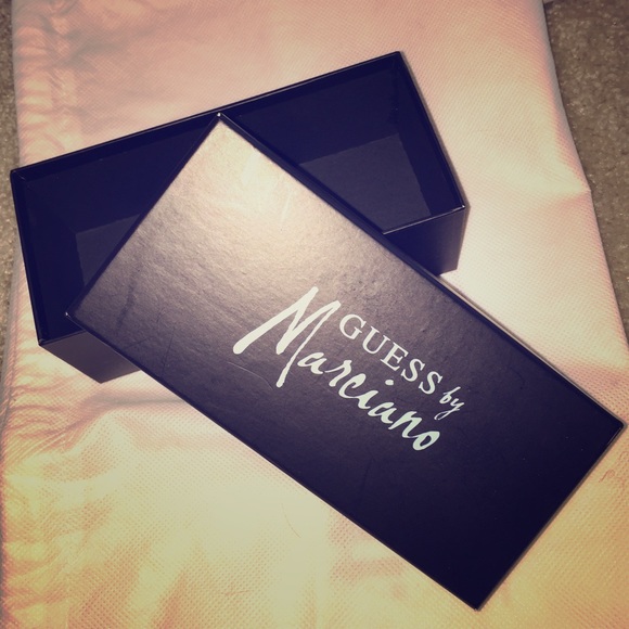 GUESS by Marciano Sunglasses Box/Organizer