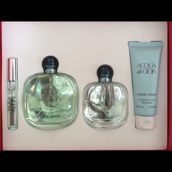 Giorgio Armani Aqua di gioia perfume