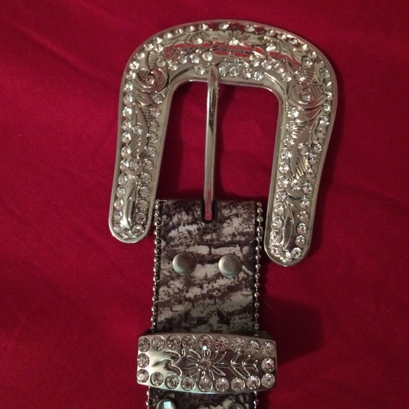 Large mossy oak camo rhinestone leather belt