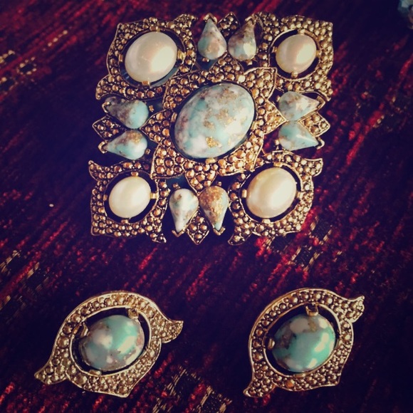 Beautiful Vintage Sarah Coventry Set