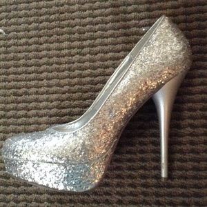 Silver Glitter Farenheit pumps