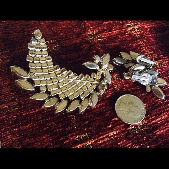 1940's Vintage Rhinestone Pin & Earring Set - Picture 3 of 3