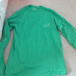 Long sleeve vineyard vines top!