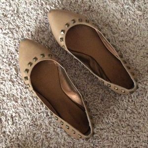 Nude Studded Flat