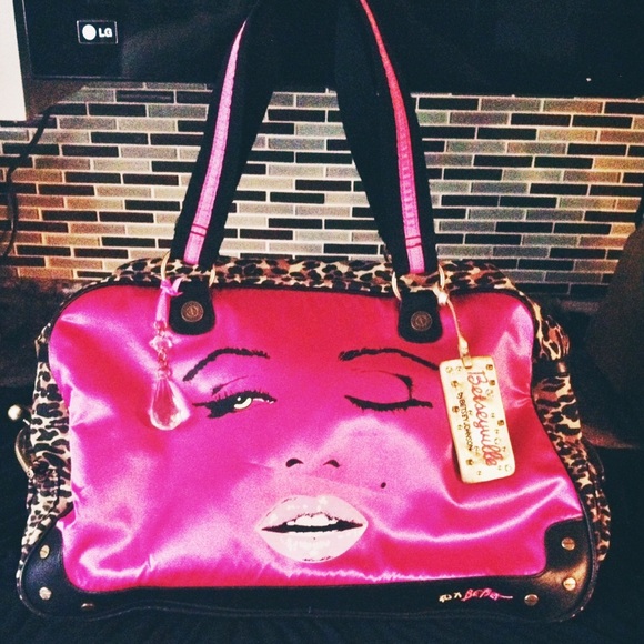 Betsey Johnson Diamond Girl Travel Bag!