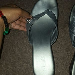 "Guess"Sandals