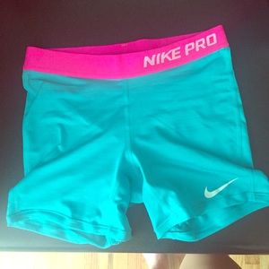 Kids Adult large. Nike pros!