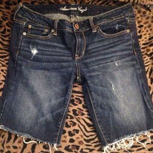 American Eagle Bermuda shorts! 👾💕