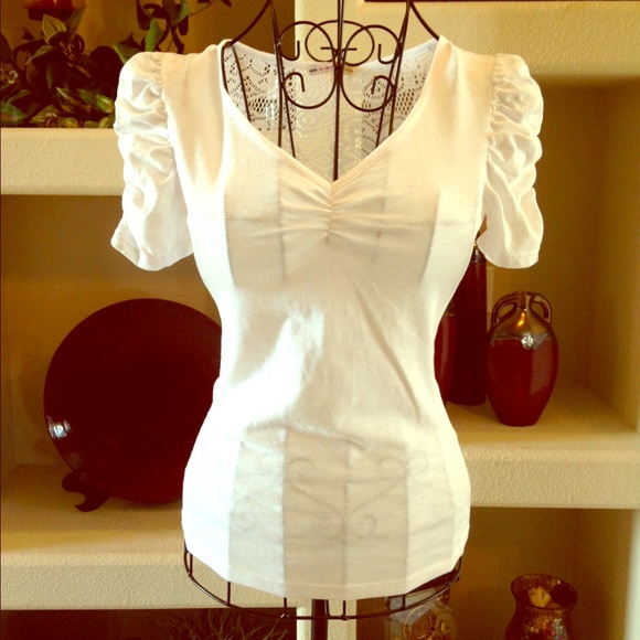 Tops - Cute white top