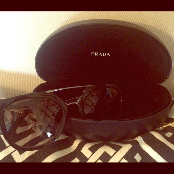 PRADA sunglasses! W/ case