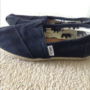 Black real Toms!! Great condition