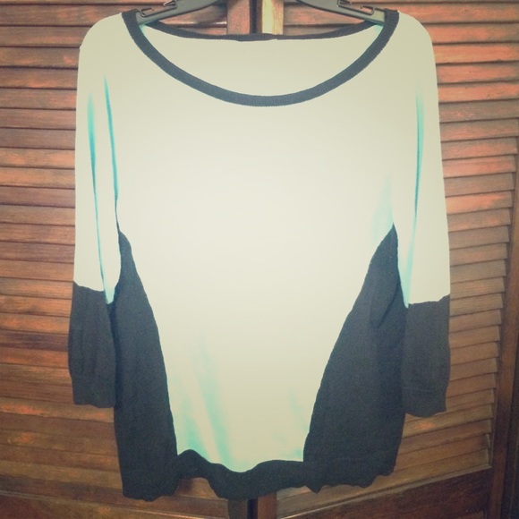 3/4 sleeve light blue and black sweater