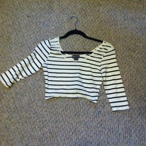 Quarter Sleeve Crop Top