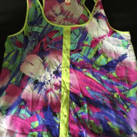 Tank top... Longer in the back