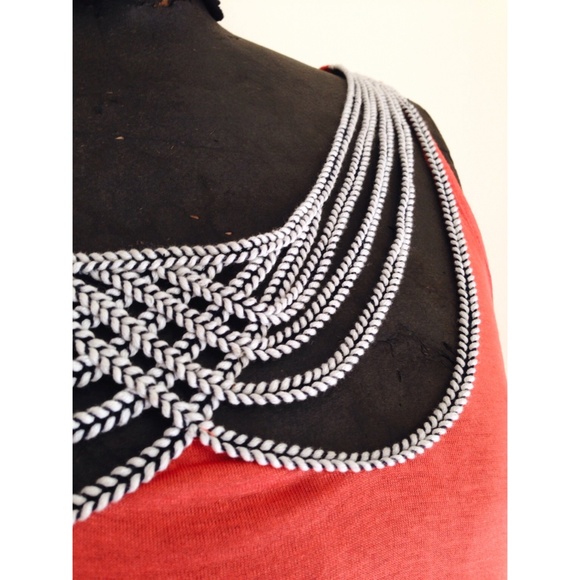 ♥️SOLD Anthropologie NWOT scalloped strings tank - Picture 3 of 4