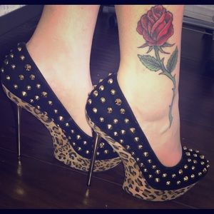 Black/cheetah print with gold studs