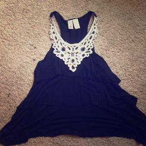 Black and white summer top!