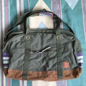 Roxy duffle travel bag army green and stripes