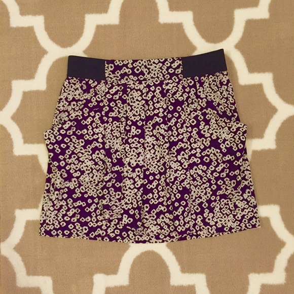 Flowy Gap Miniskirt with Pockets - Picture 1 of 3