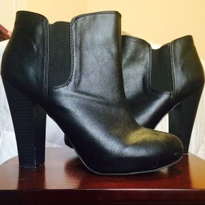 Madden Girl Black Chelsea Bootie