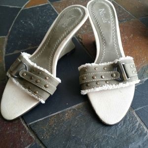 ❌❌sold❌❌ Chic Bebe Wedge