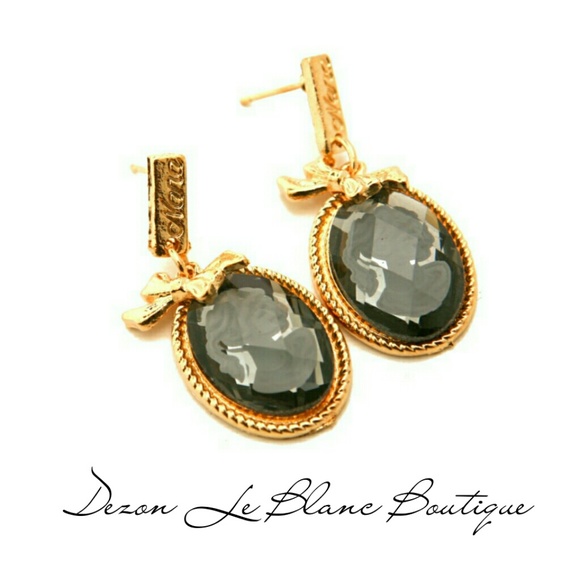 Vintage  (Look) Earrings