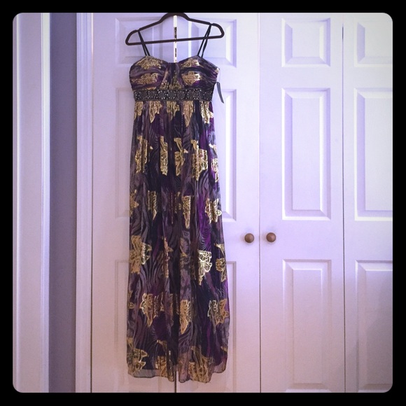 Beautiful full length gown. Oleg Cassini size 6