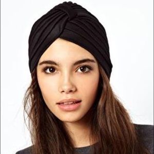 Black Pleated Turban