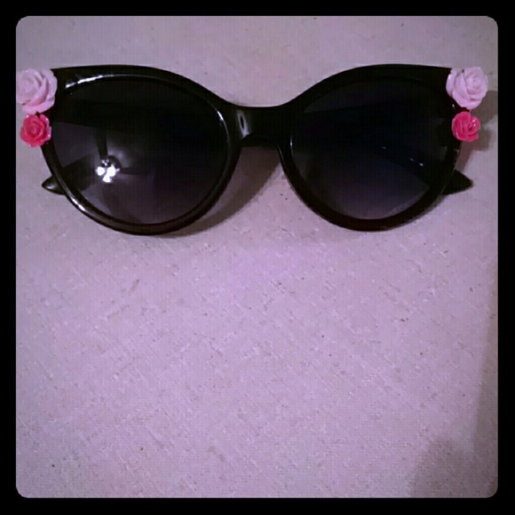 Black Flower Sunglasses