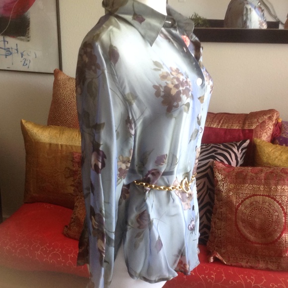 🌺Gorgeous Sheer Floral Blouse SALE👍 - Picture 2 of 4
