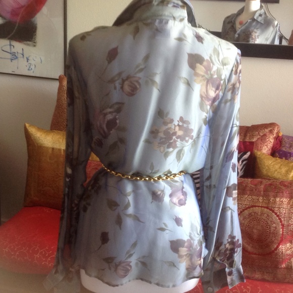 🌺Gorgeous Sheer Floral Blouse SALE👍 - Picture 4 of 4