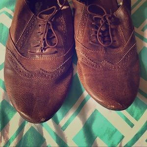 women's size 10 Tan Oxfords💛