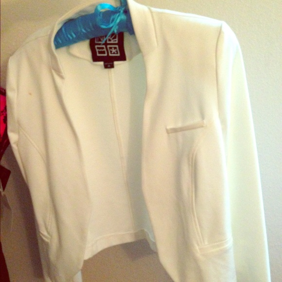 White blazer - Picture 1 of 2