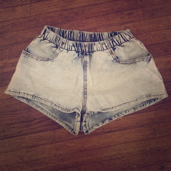 H&M acid wash shorts