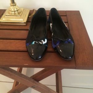 Chanel flats patent leather tip with CC logo