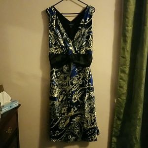❌SOLD❌ dressbarn Woman Satin paisley dress