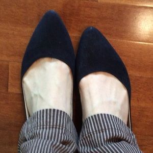 👠 Nine West Navy Pointed Toe Flats 👠