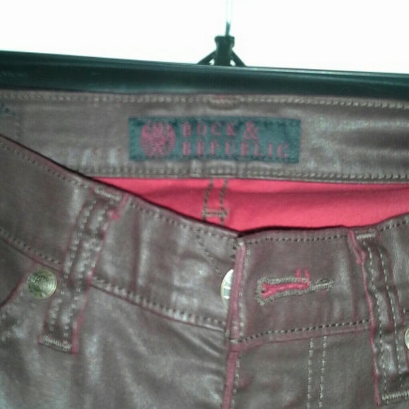 Clothes - Picture 3 of 4