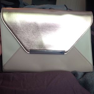 Metallic clutch