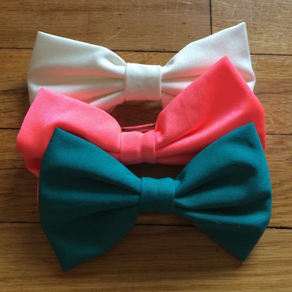 🚨sold 🚨F21 hair bows 3 set