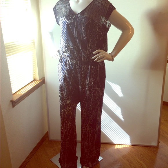 Pants - Gorgeous plus size jumpsuit!!