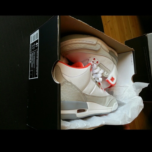 Nike Jordan 3 Crimson/Grey - Picture 2 of 3