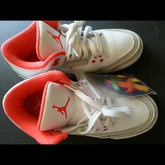 Nike Jordan 3 Crimson/Grey - Picture 3 of 3