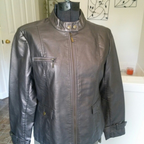 Jacket with snap sleeve - Picture 1 of 2