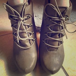 Baker Norwood booties shoes