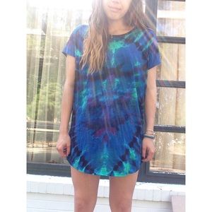 Super rad Ecoté shift dress from Urban Outfitters
